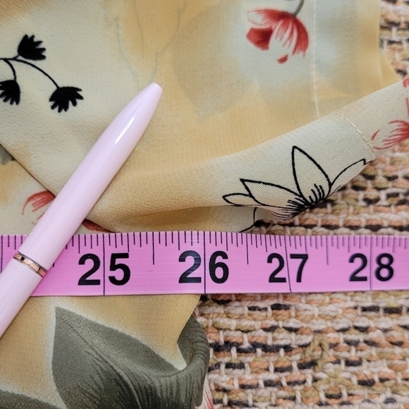 Image Satin Floral Print Blouse - Picture 2 of 9